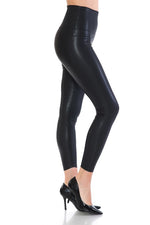 Curvy Lined Faux Leather Leggings